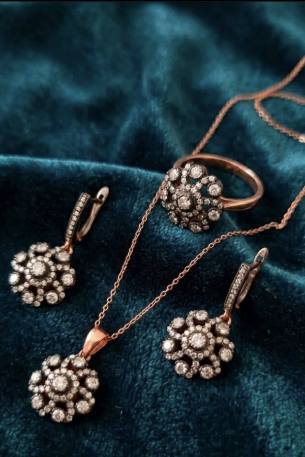 Çiçek Motif Elmas Montür Gümüş Set