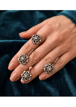 Çiçek Motif Elmas Montür Gümüş Set Çiçek Motif Elmas Montür Gümüş Set