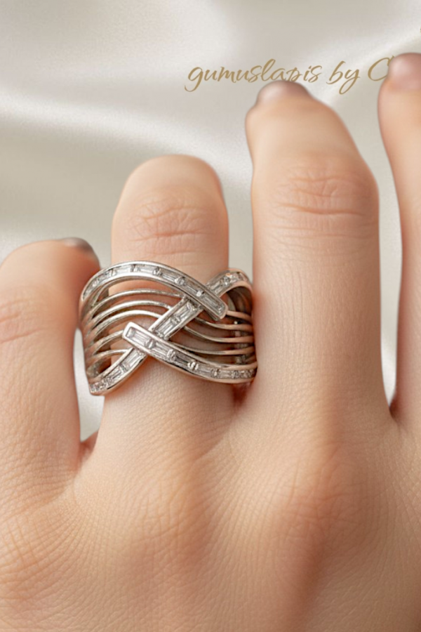 Baget Taşlı Sarmal Motif Gümüş Kalın Yüzük