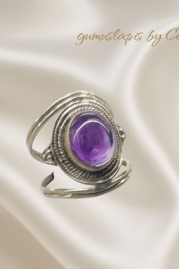 Ametist Taşlı Kenarları İşlemeli Gümüş Yüzük