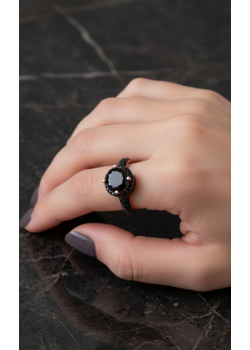 Siyah Safir ve Onix Taşlı Gümüş Yüzük (rose)