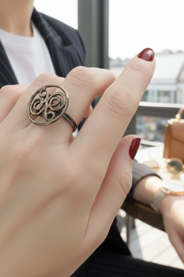 Triskele Sembolü Taşsız Eskitme Gümüş Yüzük