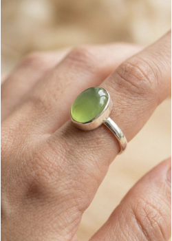 Peridot Taşlı Gümüş Tektaş Yüzük