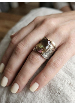 Lab Renk Değiştiren Taşlı Oval Motif Gümüş Yüzük