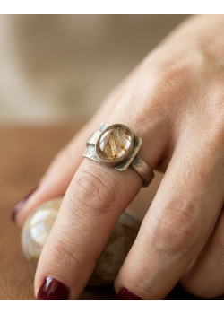 Rutil Kuvars Taşlı Bir Yanı İnce Diğer Yanı Kalın Gümüş Yüzük