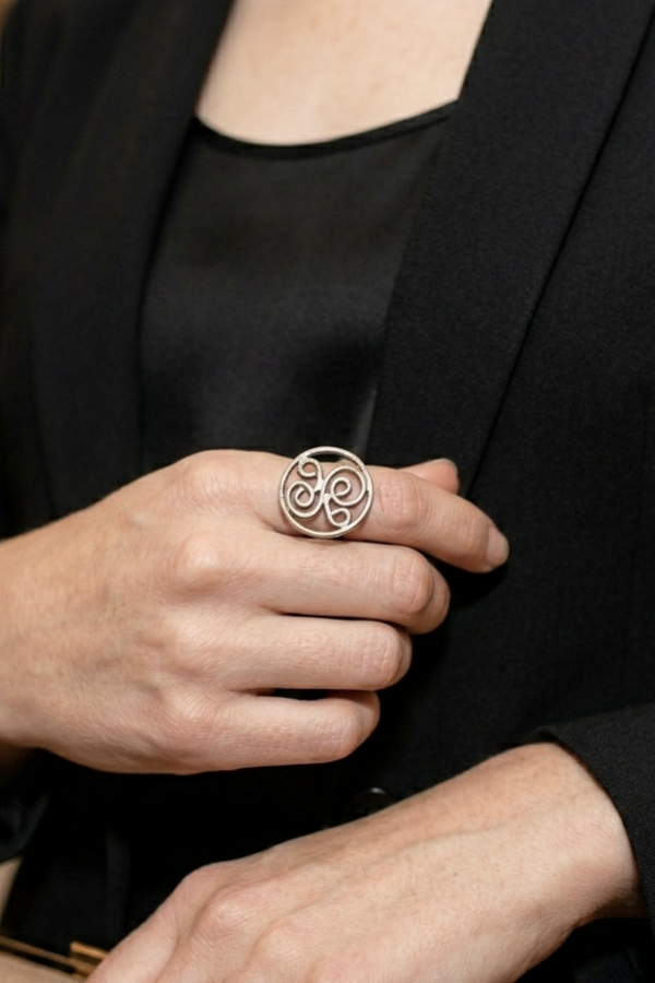 Triskele Sembolü Taşsız Eskitme Gümüş Yüzük