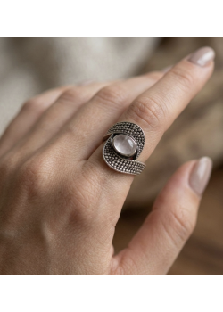 Açık Renk Yan Oval Pembe Kuvars Taşlı Gümüş Yüzük