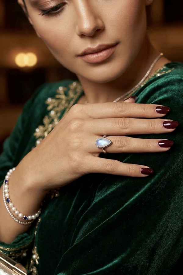 Aytaşı Taşlı Damla Motif Gümüş Beyaz Yüzük 