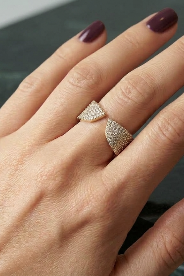 Üstü Açık Uçları Sivri Motif Gümüş Yüzük