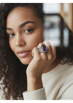 Ametist Taşlı Kenarları İşlemeli Oval Motif Gümüş Yüzük