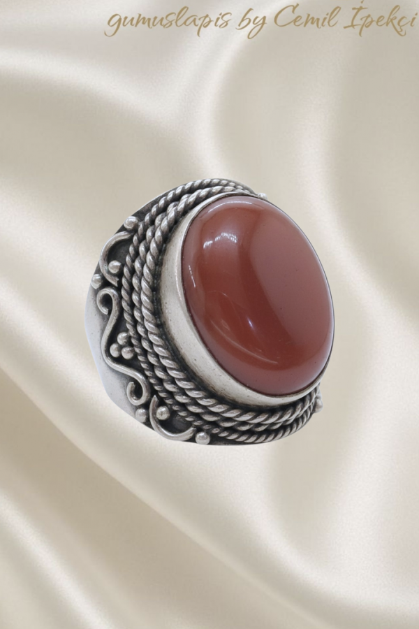 Akik Taşlı Büyük Boy Oval Gümüş Yüzük