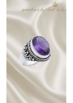 Ametist Taşlı Kenarları İşlemeli Oval Motif Gümüş Yüzük