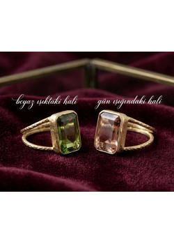 Işığa Göre Renk Değiştiren Taşlı Mini Dikdörtgen Gümüş Yüzük