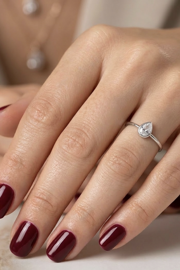 Beyaz Taşlı Damla Motif Gümüş Mini Yüzük