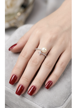 Yarım Taşlı Bir Ucu İncili Gümüş Yüzük