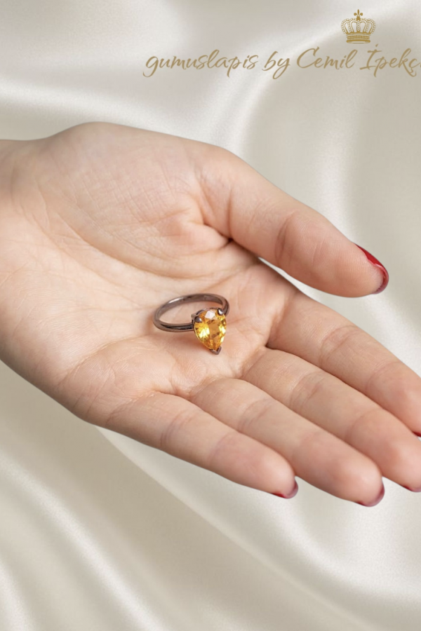 Lab Topaz Taşlı Damla Motif Mini Gümüş Yüzük