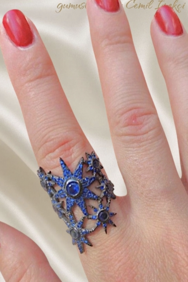 Safir ve Yakut Taşlı Yıldız Motif Gümüş Yüzük Serisi