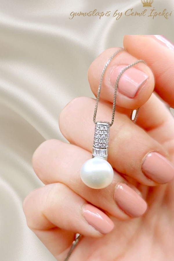 İncili Dikdörtgen Motif Taşlı Gümüş Kolye