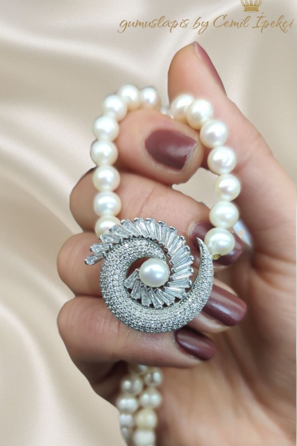 Gümüş Uçlu Yuvarlak Motif İncili Dizi Kolye 