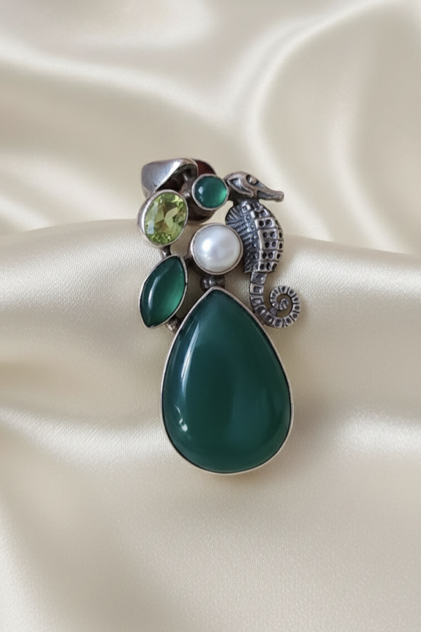 Yeşil Akik ve Ametist Taşlı Denizatı Motif Gümüş Kolye Ucu Serisi