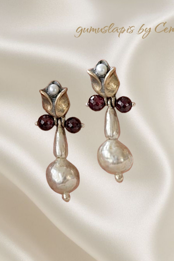 Lal ve İnci Taşlı Lale Motif Gümüş Küpe